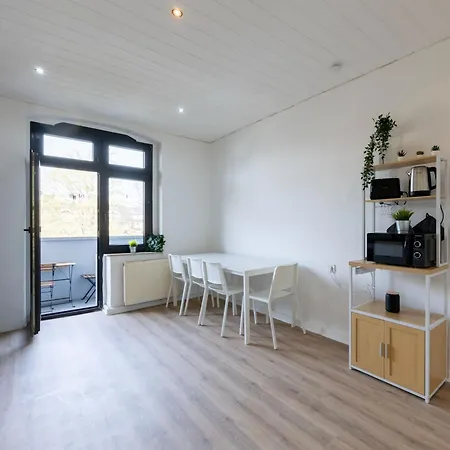 公寓 Budgetroom 3 Schlafzimmer Workers 诺伊斯