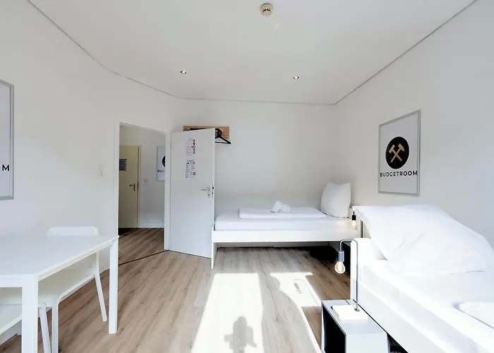 公寓 Budgetroom 3 Schlafzimmer Workers 诺伊斯